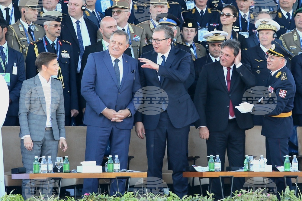Сърбия - военен парад