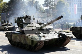 Сърбия - военен парад