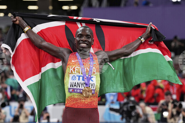Кенийски атлети взеха световните титли на 800 метра при мъжете и 5000 метра при жените, фаворитите САЩ и Ямайка претърпяха крак в щафетите