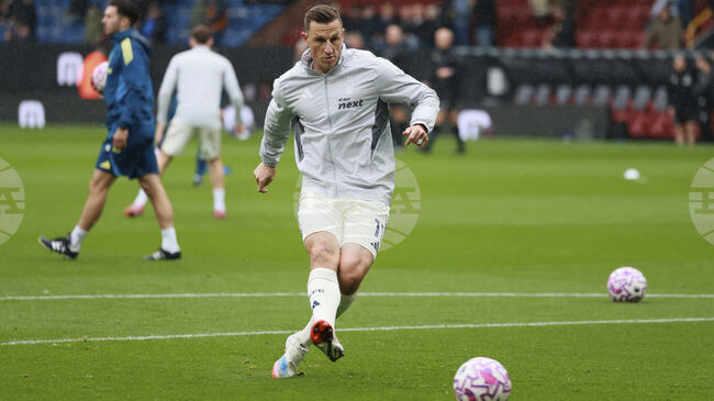 Нападателят на Нова Зеландия Крис Ууд се завръща на терена след контузия