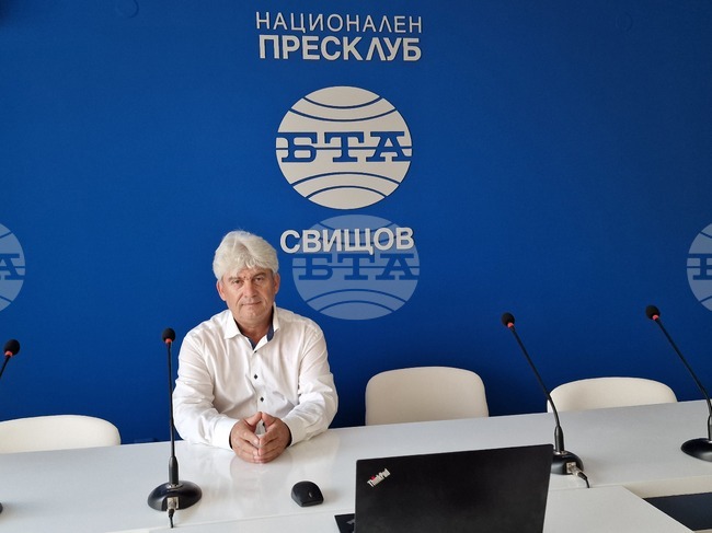 Парцалев и Калоянчев бяха виновниците да се запаля по театъра, каза ръководителят на актьорска трупа Альоша Кушлов в Свищов