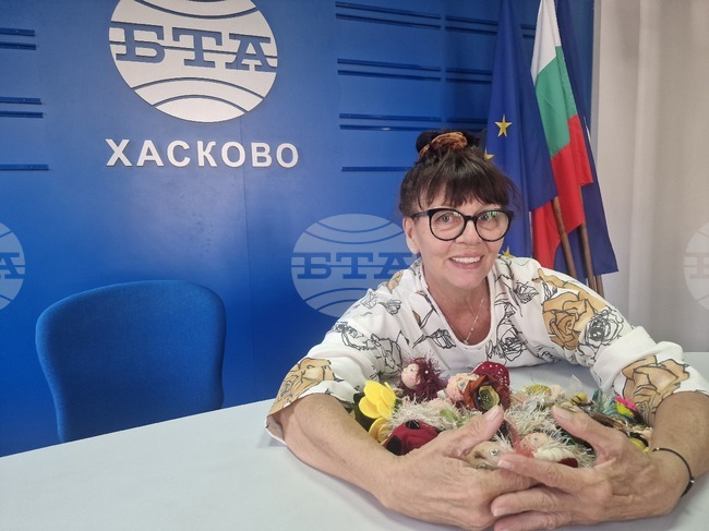 Смехът и сълзата са две лица на една и съща душевност, каза за БТА актрисата от Хасково Силвия Предова 