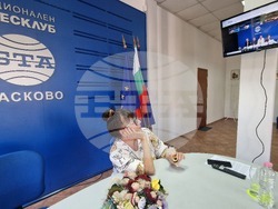 Национален пресклуб на БТА Хасково - списание ЛИК - представяне - Силвия Предова