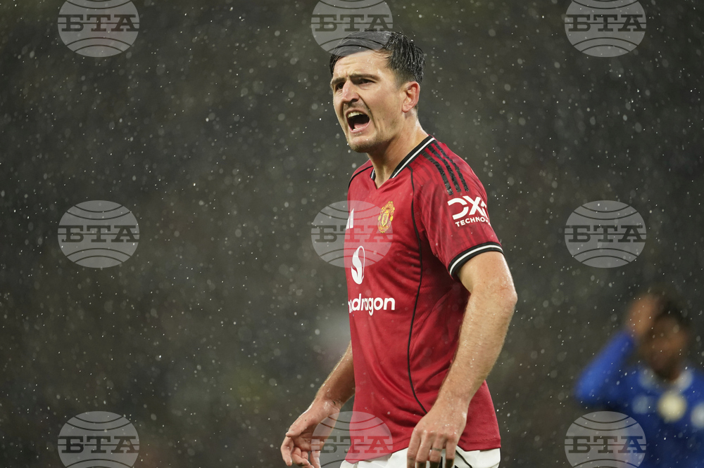 Манчестър Юнайтед е започнал преговори за подновяването на договора на Хари Магуайър