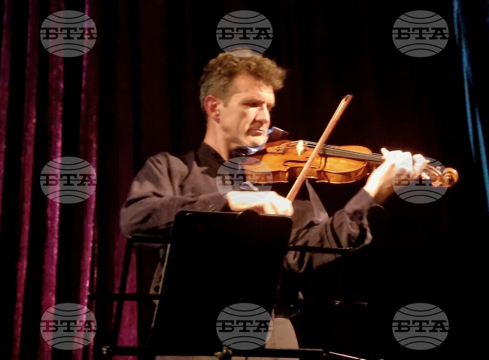 Виртуозът на цигулката Светлин Русев изнесе двоен концерт в София