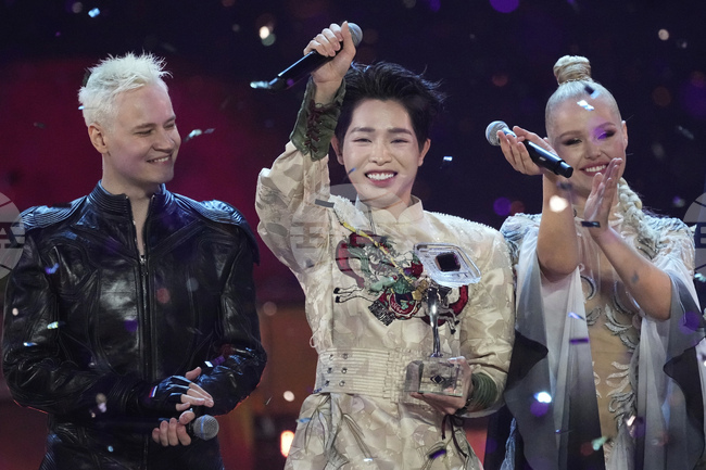 Виетнамец спечели руския песенен конкурс „Интервизия“