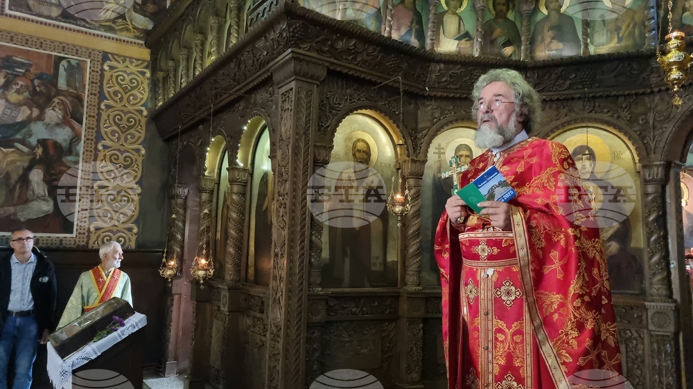 Търговище - храм „Св. Йоан Рилски“ - неделна служба
