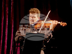 Централен военен клуб - Светлин Русев - концерт