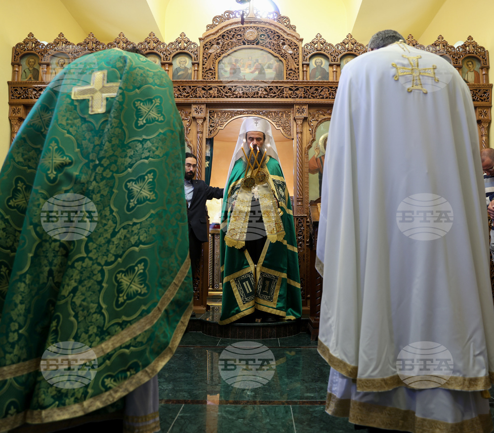 Празнична Света литургия - Патриарх Даниил