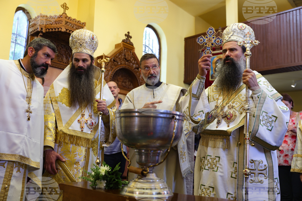 Празнична Света литургия - Патриарх Даниил