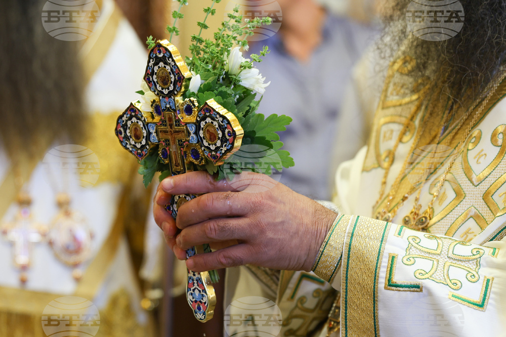 Празнична Света литургия - Патриарх Даниил