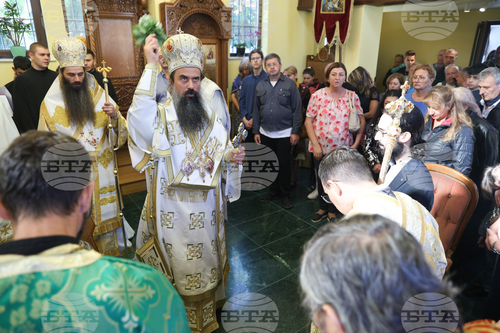 Празнична Света литургия - Патриарх Даниил