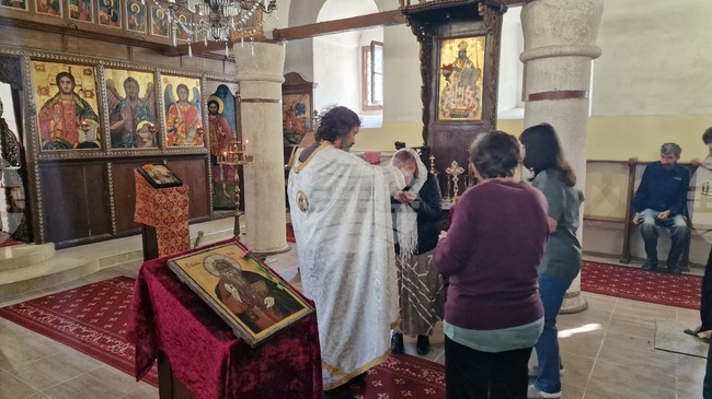 Не по-малко от 10 000 светци са убити в гонения, които са съществена част от римската история, каза в проповедта си отец Николай в Шумен