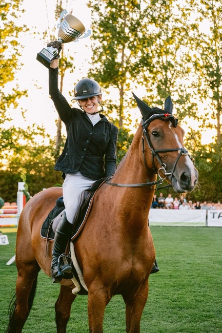 Ирина Николова спечели третия кръг от "Купа България" по конен спорт-прескачане на препятствия край Ямбол