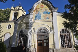 Ловеч - храм „Света Троица” - Ловчански митрополит Гавриил - служба