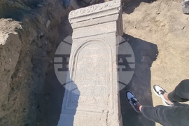 Село Караново - археология - мраморен постамент
