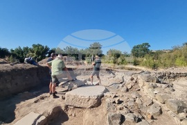 Село Караново - археология - мраморен постамент
