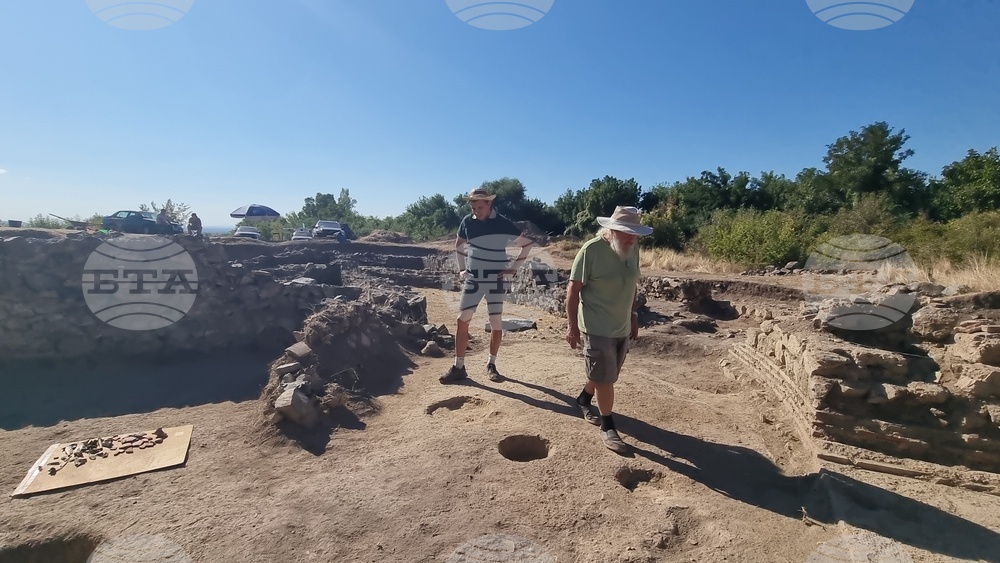 Село Караново - археология - мраморен постамент
