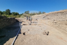 Село Караново - археология - мраморен постамент