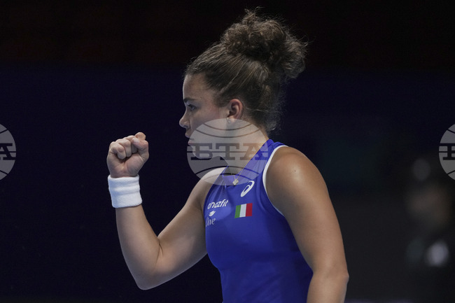 Италия защити титлата си в отборния турнир по тенис за жени "Били Джийн Кинг Къп"