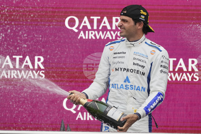 Сайнс и Льоклер се прибраха в Монако с ван заради лошото време