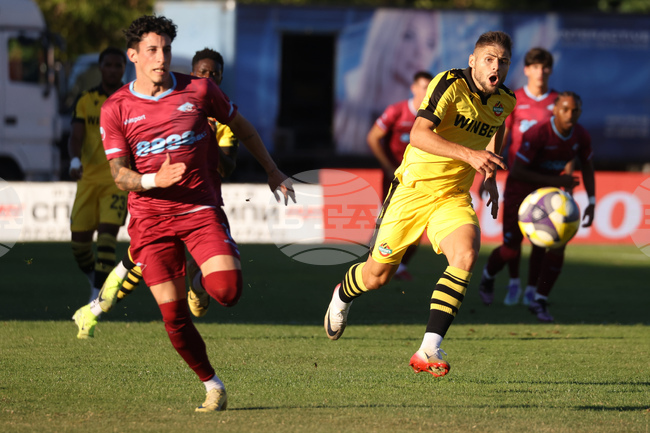 Испанското крило на Септември Мойсес Пара подписа с Антекера в родината си