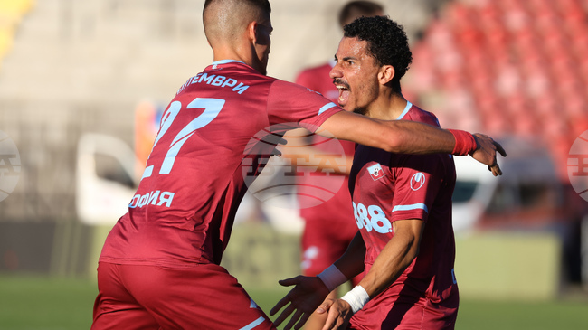 Смяната на стила изисква време, категоричен е треньорът на Септември Младен Стоев