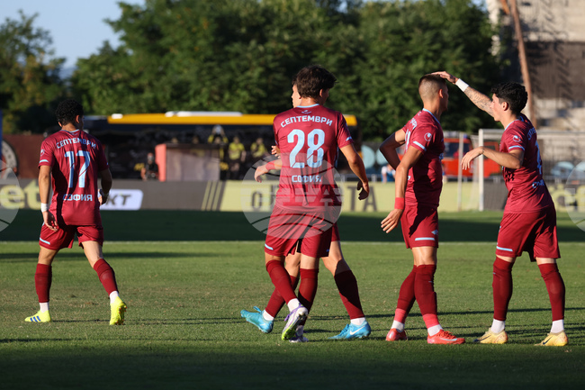 Септември (София) започна без нови попълнения зимната си подготовка, може да вземе Патрик-Габриел Галчев от Левски