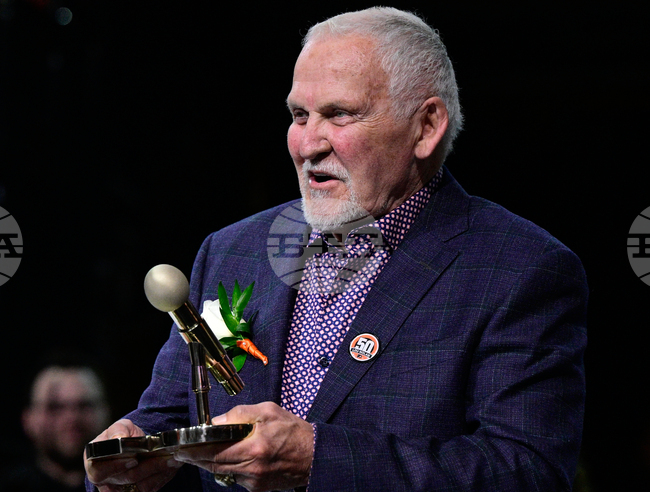 На 80-годишна възраст почина легендата на Националната хокейна лига Бърни Перънт