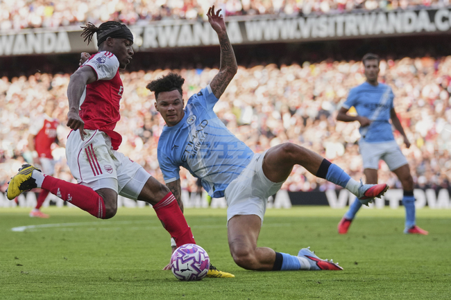 Нападателят на Арсенал Мадуеке е аут за два месеца поради контузия на коляното