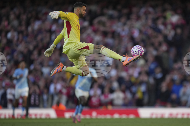 Арсенал ще подобри договора и заплатата на вратаря Давид Рая 