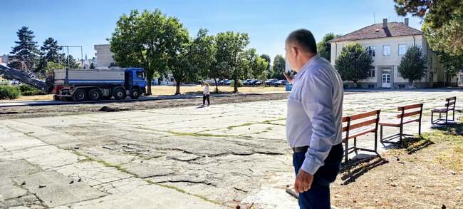 Община Кубрат: В Кубрат започна основен ремонт на площад „Възраждане“