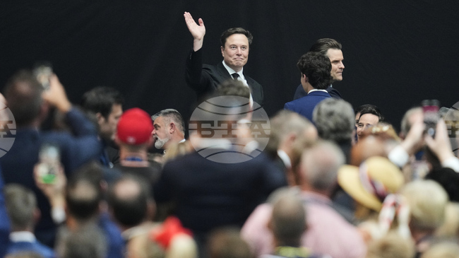 ЕС осъжда „напълно безумните изявления“ на Илон Мъск след наложената на „Екс“ глоба 