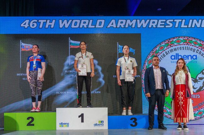 Две титли и сребърен медал за България от Световното първенство по канадска борба в Албена