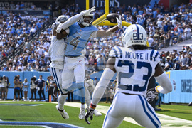 Colts Titans Football