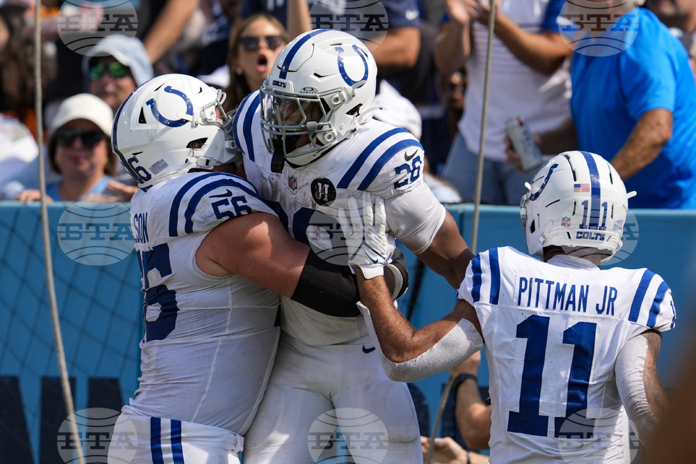 Colts Titans Football