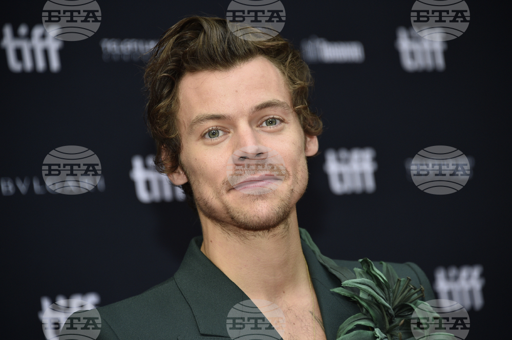 Хари Стайлс подхрани спекулациите за своите бъдещи планове с видеоклип в социалните мрежи