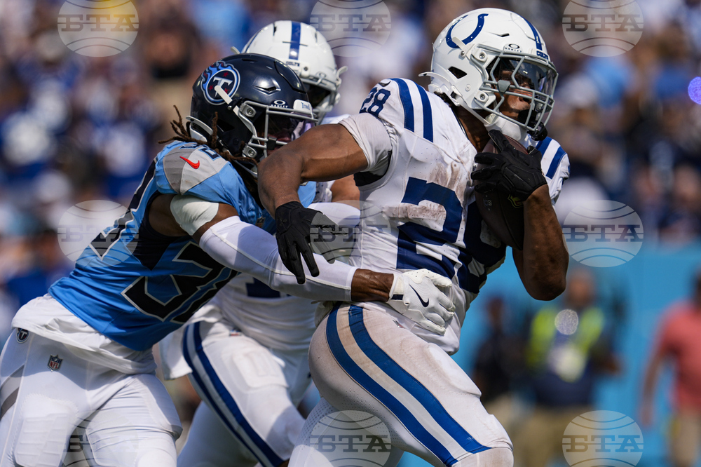Colts Titans Football