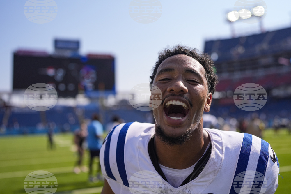 Colts Titans Football