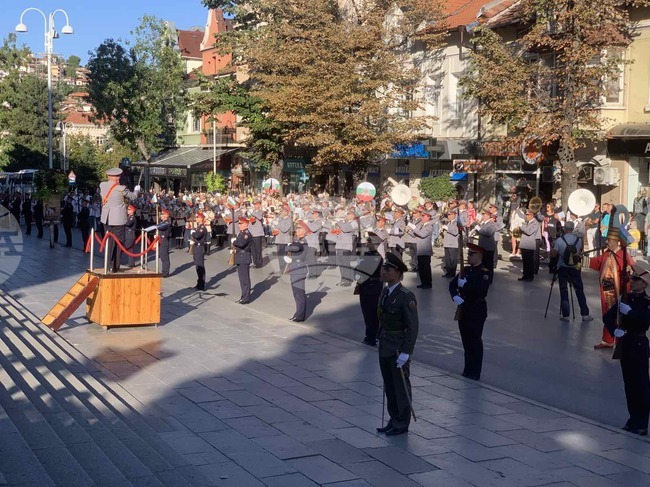 Музиканти с пагони от три държави се събраха във Велико Търново за участие в 18-ия Международен фестивал на военните духови оркестри