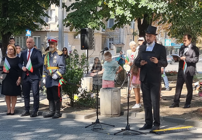 В Пловдив с възстановка и празнични концерти бе отбелязана 117-ата годишнина от обявяването на Независимостта на България