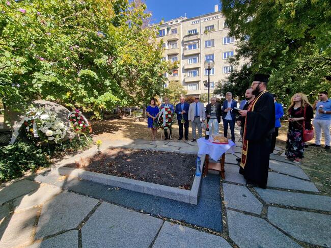 Докато е жив духът на Иван Вазов, ще е жива и България, каза директорът на Националния литературен музей Атанас Капралов 