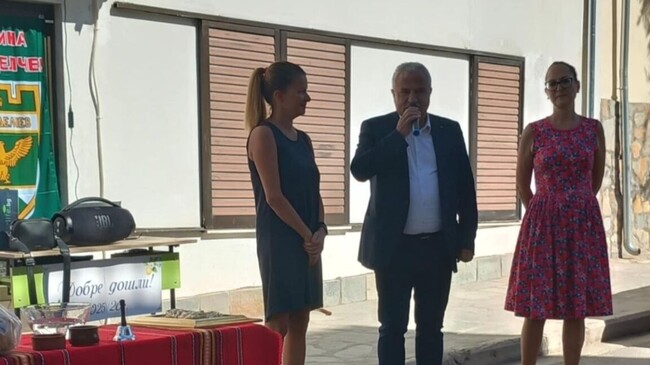 Коалиция „БСП – Обединена левица“: Владимир Москов откри учебната година в българско училище в Гърция 