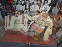 Ловеч - музей - нова зала - етнография