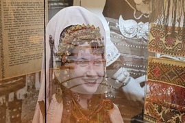 Ловеч - музей - нова зала - етнография