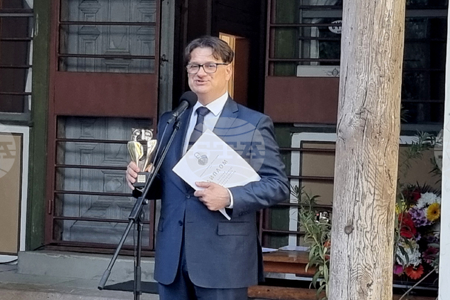 Владимир Зарев е тазгодишният носител на голямата награда „Христо Г. Данов“ за цялостен принос в националната книжовна култура
