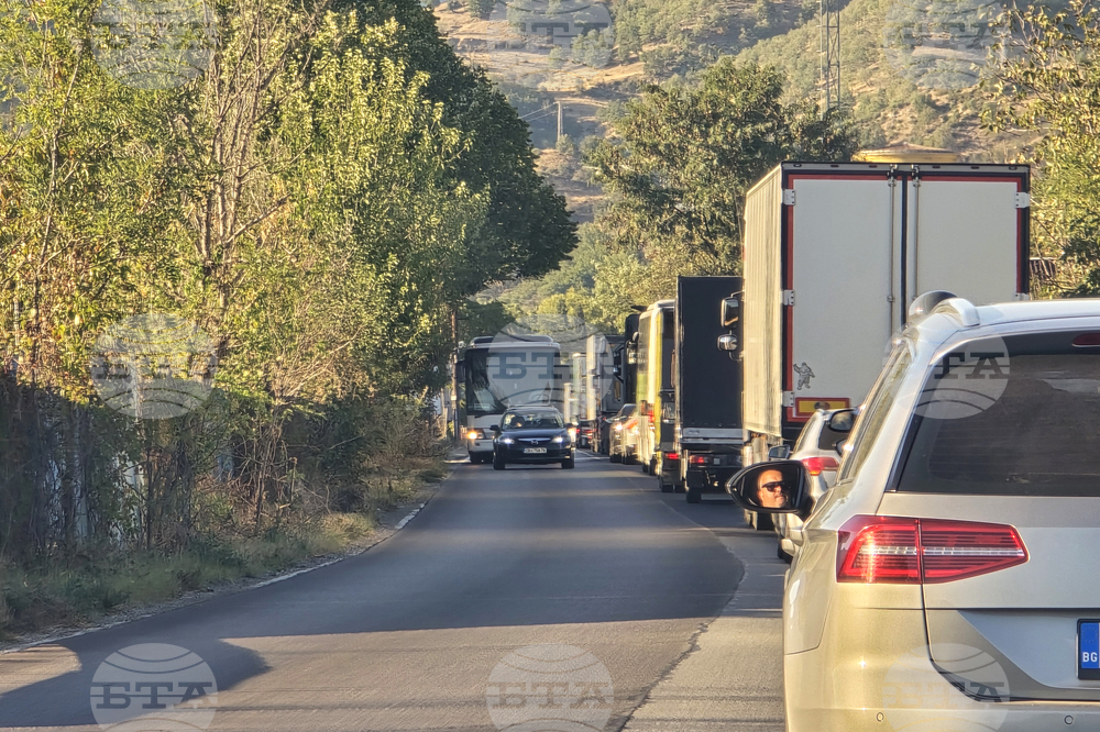 Възстановено е движението в района на Кресна, по пътя Благоевград - Кулата 