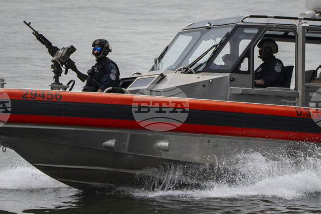 Мексико и САЩ конфискуваха пратка кокаин по време на "координирана операция" в Тихия океан