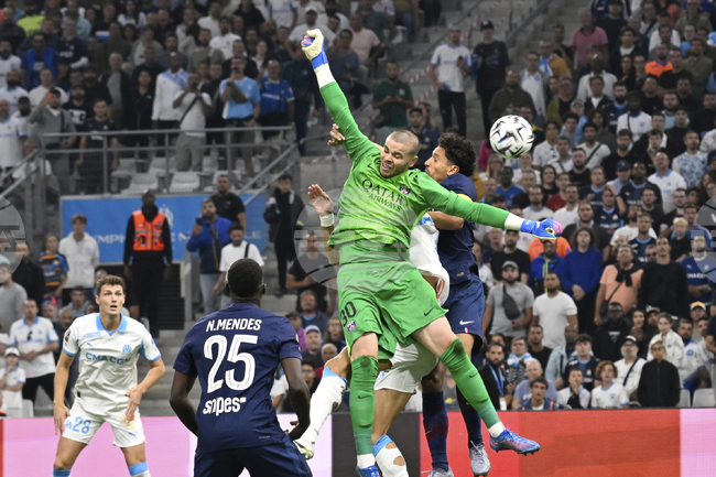 Олимпик Марсилия нанесе първа загуба на Пари Сен Жермен