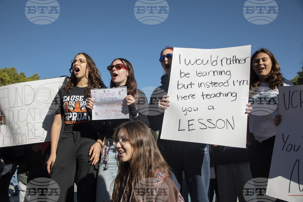 Canada Schol Protest